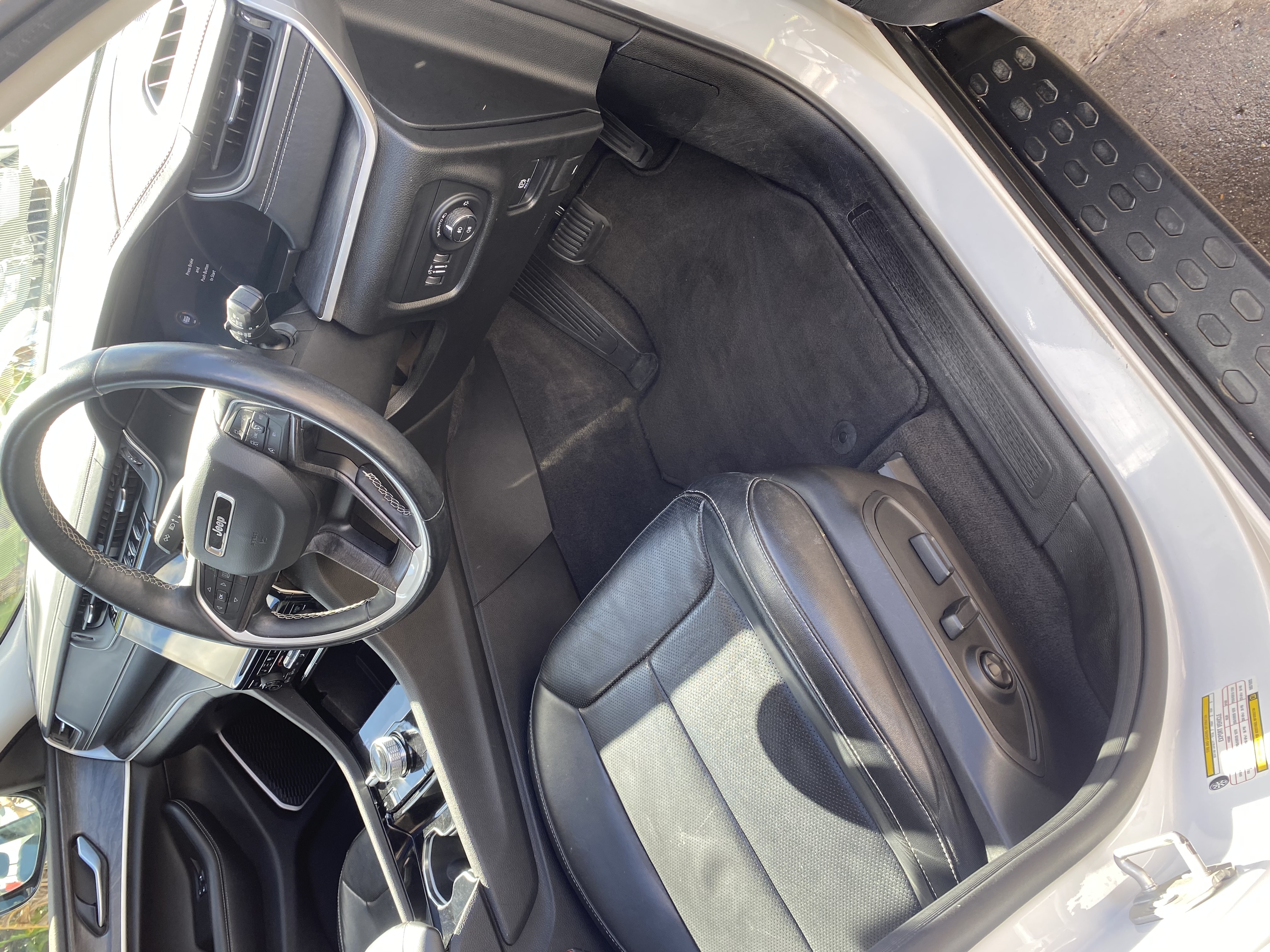 7 Seater Jeep Interior Detail AFTER